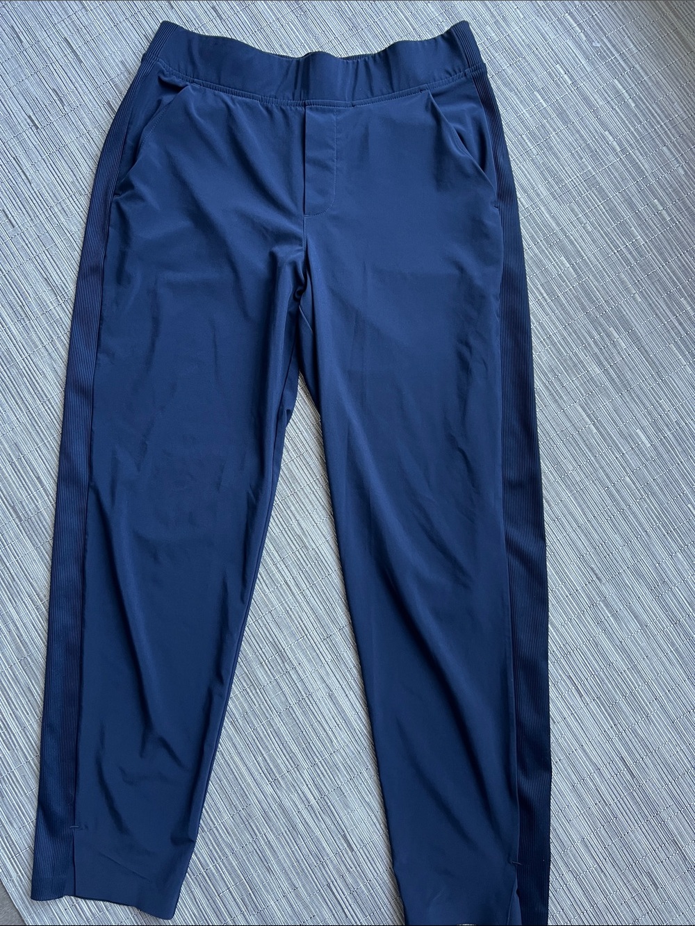 Athleta Brooklyn Navy Ankle-Length Cropped Pants
